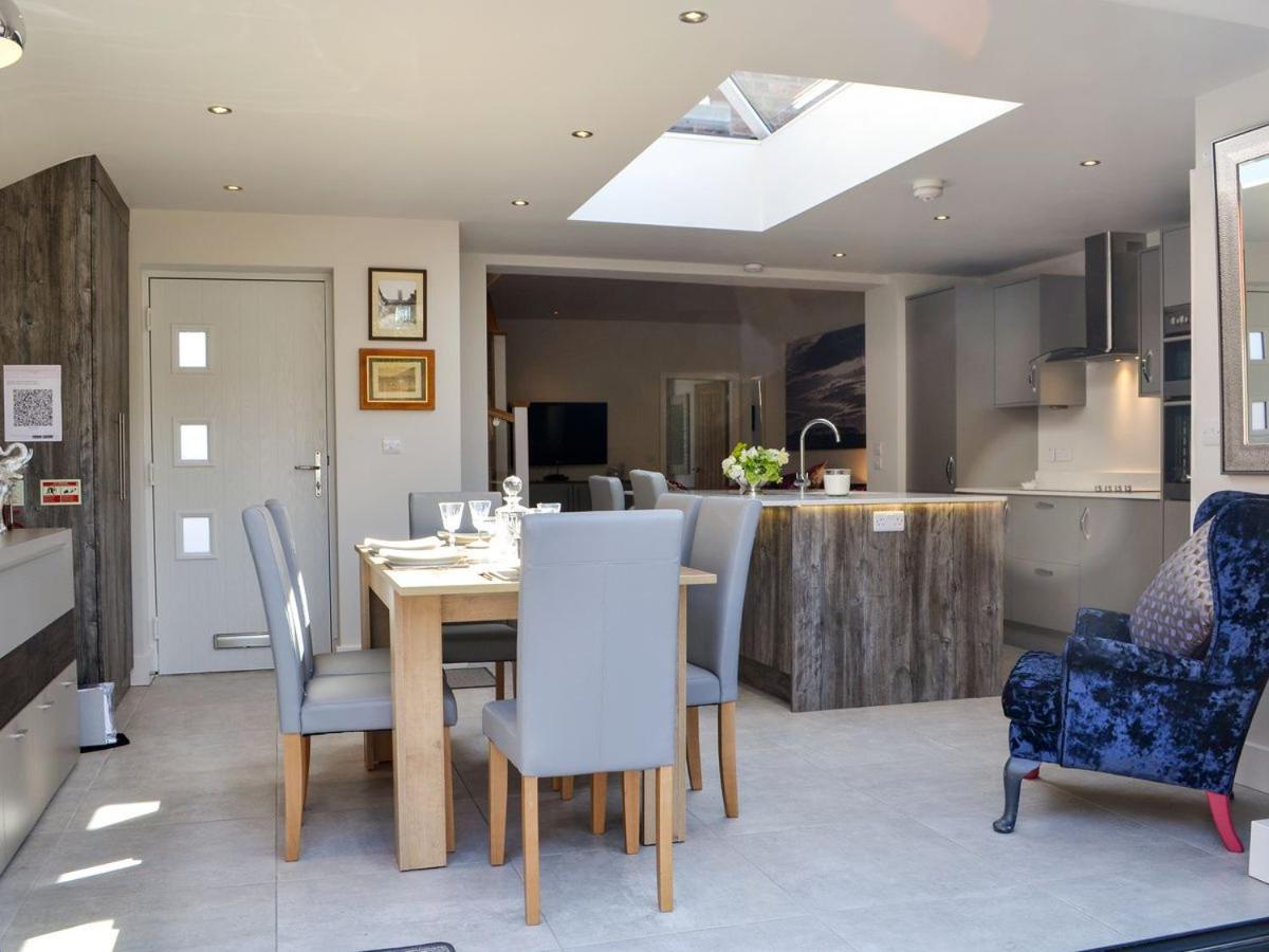 בברלי Regent Cottage מראה חיצוני תמונה